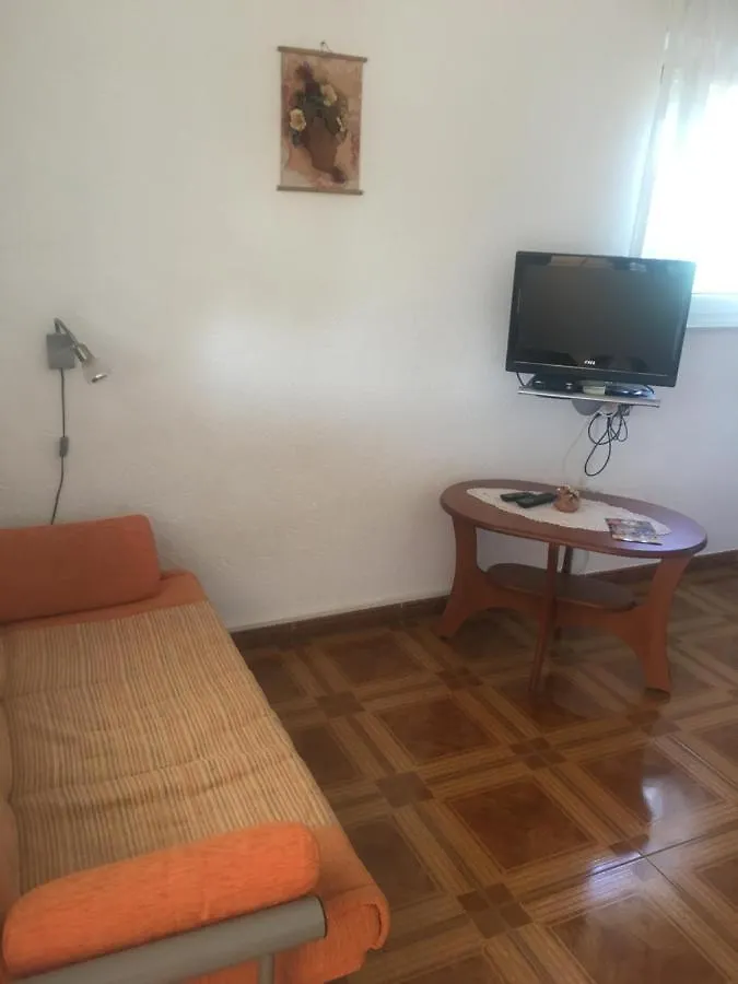 Apartmani Anna Vir