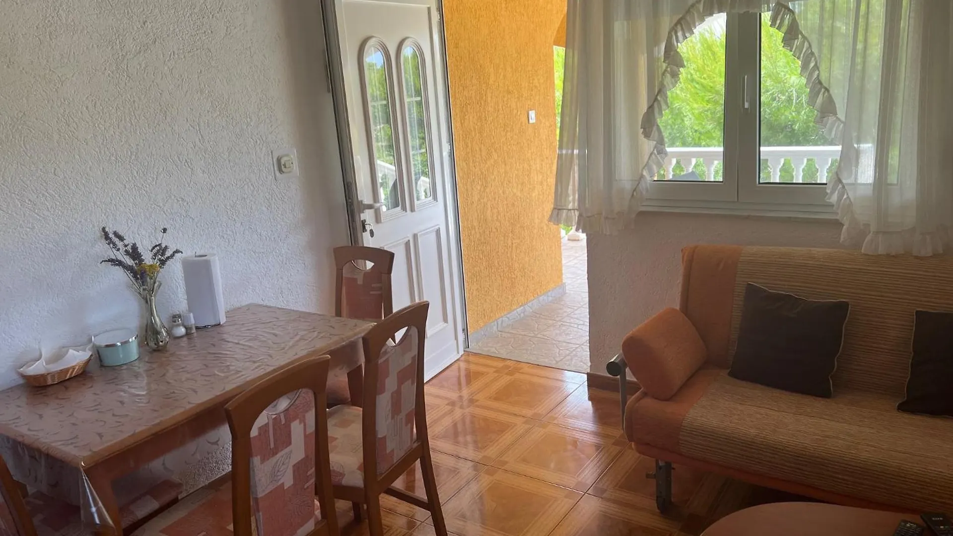 Apartmani Anna Vir Apartment
